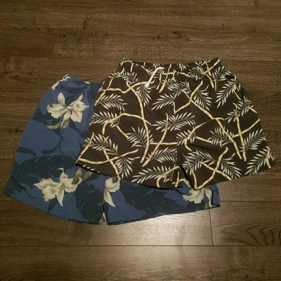 Lot of 2 Tommy Bahama swim trunks SZ Large floral - Picture 1 of 8